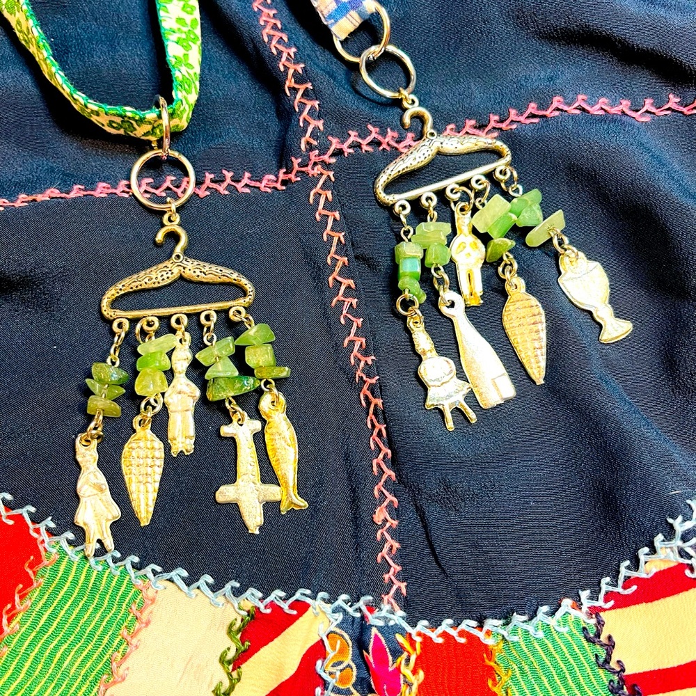 Mini hanger charm necklace with green aventurine and Milagros